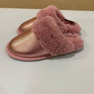 Girls 2/3 Slippers NEW